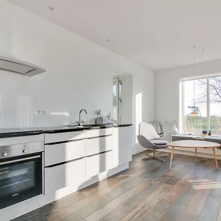Benna - 120m From The Sea By Interhome *